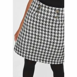 Joe Browns Black Mono Houndstooth Skirt -Joe Browns shop unnamed file 2862